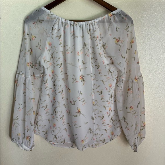 Whit House Black Market WHBM 0 Petite White Floral Ruffle Blouse Top - Picture 6 of 8